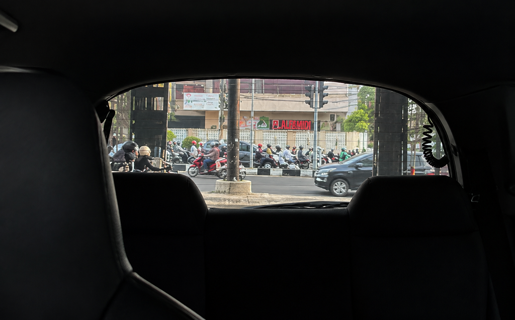 Tampilan Dalam 3M Ceramic IM 80% di Kaca Belakang