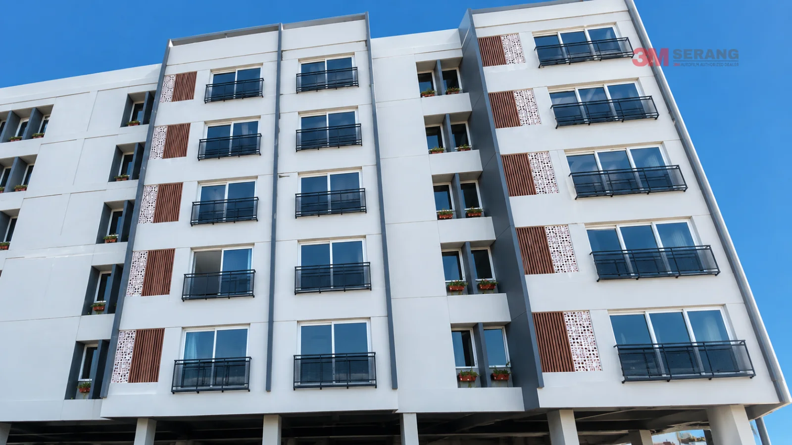 Jual dan Pasang Kaca Film Bening untuk Apartemen di Serang by 3M Autofilm Serang
